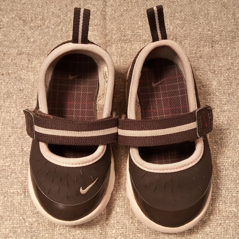 Nike Mary Jane Baby/Kids Shoes Size 5C - Picture 6 of 7